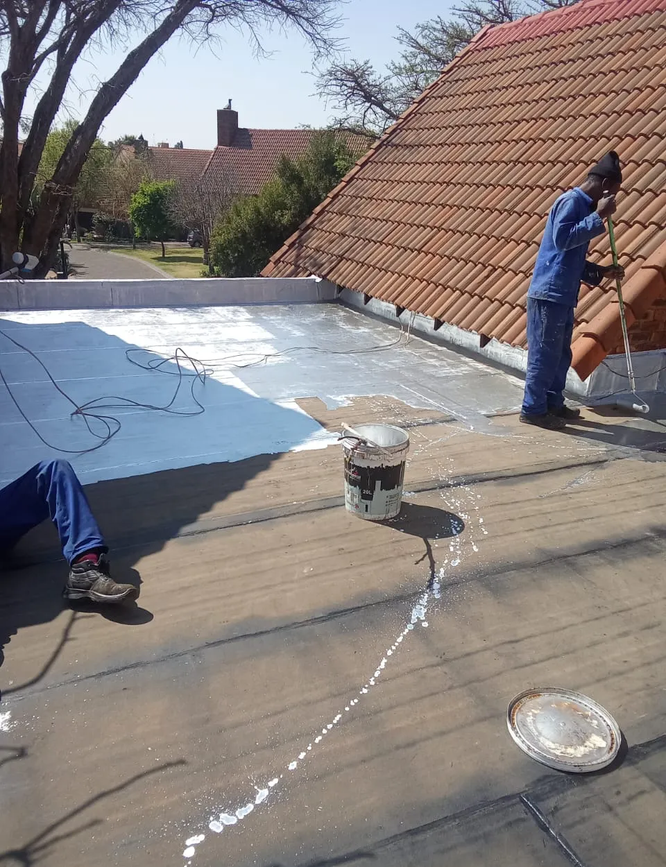 Flat-roof surface work