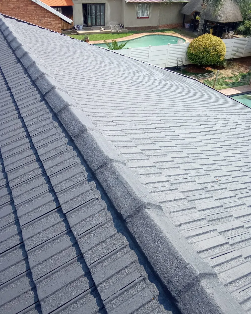 Tiled roof surface